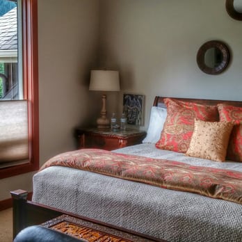 Peak View Haus - Bed was so comfy and the sheets were so soft. - Bed & Breakfast Near Me - Leavenworth, Washington Peak View Haus - Bed was so comfy and the sheets were so soft. - Bed & Breakfast Near Me - Leavenworth, Washington