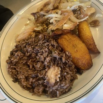 Versailles - chicken m, moros, plantains - Cuban Near Me - Miami, Florida Versailles - chicken m, moros, plantains - Cuban Near Me - Miami, Florida