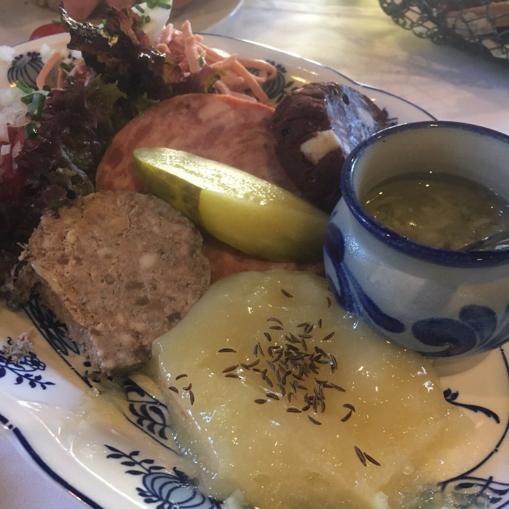 Frankfurter Hof - Stammer Max (meat & cheese tray). That's not applesauce, it's Hand Cheese - Hessian Near Me - Wiesbaden, HE Frankfurter Hof - Stammer Max (meat & cheese tray). That's not applesauce, it's Hand Cheese - Hessian Near Me - Wiesbaden, HE
