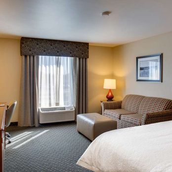 Hampton Inn Chickasha - Guest room - Hotels Near Me - Chickasha, Oklahoma