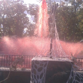 Six Flags Great Adventure - Fright Fest blood bath. - Amusement Parks Near Me - Jackson Township, New Jersey