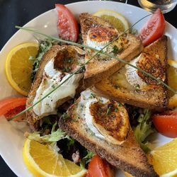 Wine Not - Ziegenkäse auf Toast mit Honig dazu Salat mit Speck