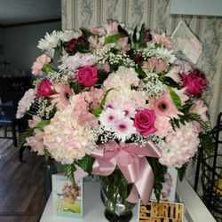 A M Floral & Gifts