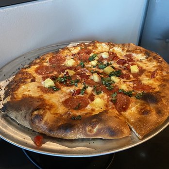 Bankhead Brewpub - Pizza soggy crust - Brewpubs Near Me - Fort Worth, Texas