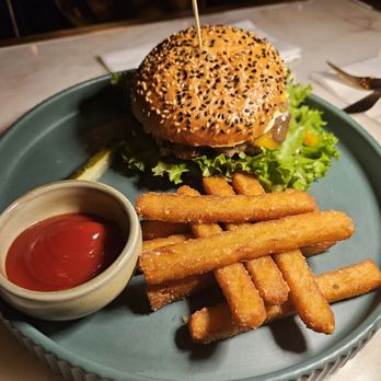 Glass Kitchen - GK BURGER $26 (Chuck, hanger & brisket patty, aged cheddar, mushrooms, garlic aioli, sesame brioche bun, hash brown fries) - Breakfast & Brunch Near Me - Markham, Ontario