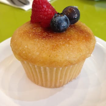 Molly's Cupcakes - Creme Brûlée - Desserts Near Me - Chicago, Illinois