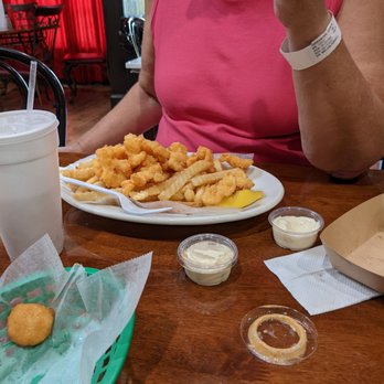 St Rose Tavern - Shrimp - Cajun/Creole Near Me - New Sarpy, Louisiana St Rose Tavern - Shrimp - Cajun/Creole Near Me - New Sarpy, Louisiana