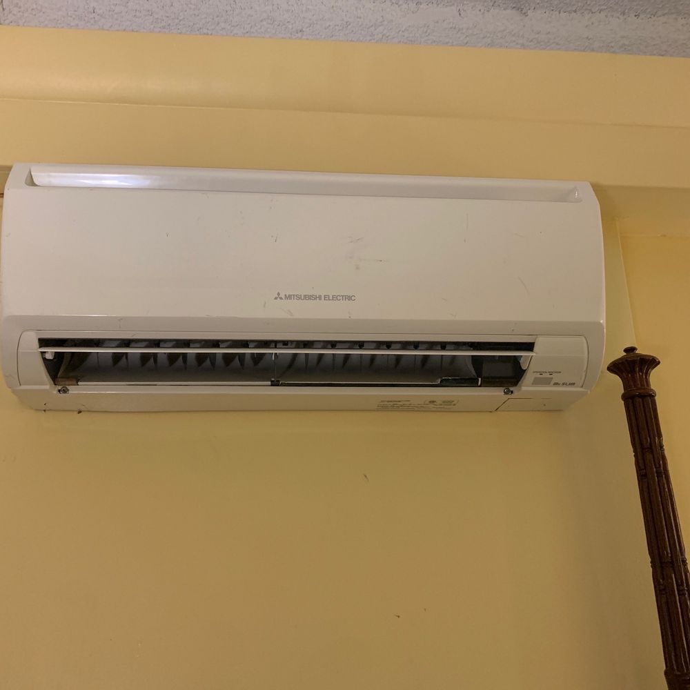 The Equus - Dirty broken ac unit - Hotels Near Me - Honolulu, Hawaii The Equus - Dirty broken ac unit - Hotels Near Me - Honolulu, Hawaii