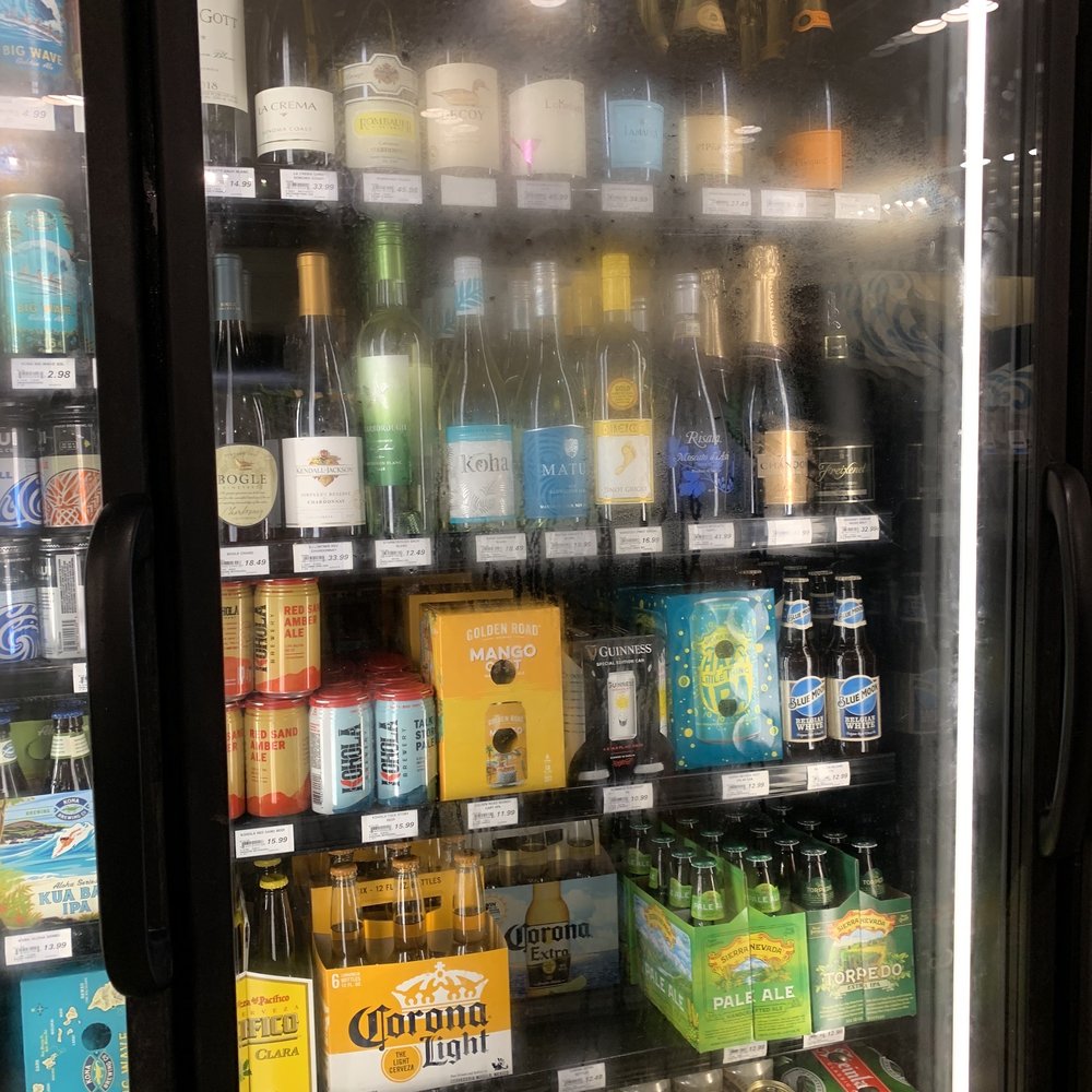 Holoholo Market - Beer Wine - Gift Shops Near Me - Kihei, Hawaii