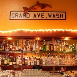 Grand Avenue Ale House - Full Bar