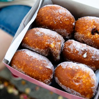 Leonard's Bakery - fresh malasadas - Food Trucks Near Me - Kaneohe, Hawaii Leonard's Bakery - fresh malasadas - Food Trucks Near Me - Kaneohe, Hawaii