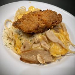 宜家家居餐廳及咖啡室 - Soft Shell Crab Spaghetti...Mushroom Cheese Sauce