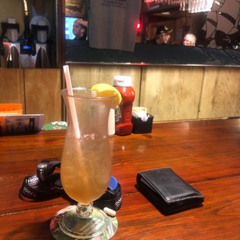 Buzz's Lighthouse Restaurant - Long Island iced tea at the bar - Seafood Near Me - Naples, Florida