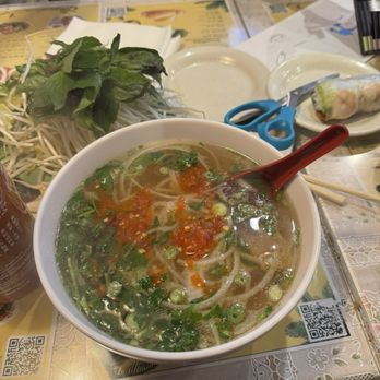 Que Huong Restaurant - Vietnamese Near Me - Madison Heights, Michigan