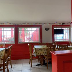 La Pupusa Alegre - Seating area
