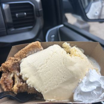 Julian Cafe - Dutch apple pie - Bakeries Near Me - Julian, California