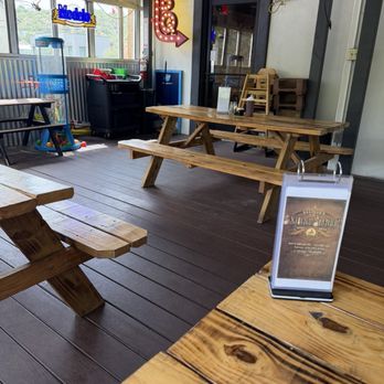 Salinas’s Smoke - Screened in dog friendly patio - Barbeque Near Me - Globe, Arizona Salinas’s Smoke - Screened in dog friendly patio - Barbeque Near Me - Globe, Arizona