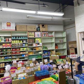 Yuan Feng Groceries - Inside - International Grocery Near Me - Honolulu, Hawaii
