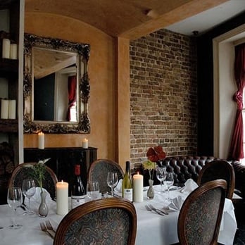 The Old Crown - 1st Floor Dining - Pubs Near Me - London, XGL The Old Crown - 1st Floor Dining - Pubs Near Me - London, XGL
