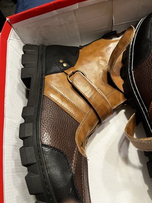 Off Broadway Shoe Warehouse