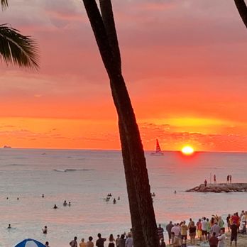 Outrigger Waikiki Beach Resort - Sunset from restaurant - Resorts Near Me - Honolulu, Hawaii