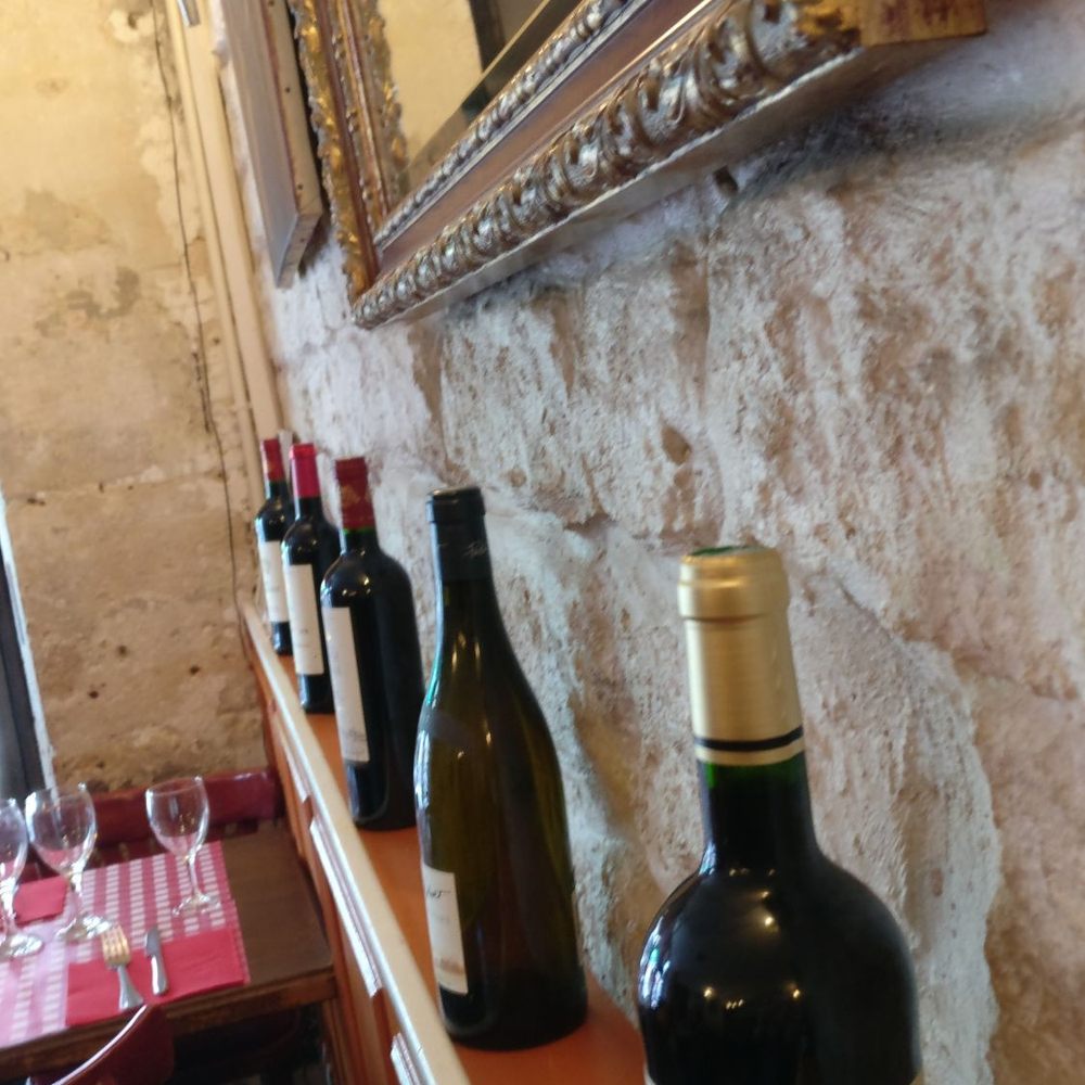 La Cave Gourmande - Bistros Near Me - Paris, 75