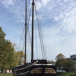 Hermine am Kaemmerer Platz - Das schöne Heck der Hermine. The Stern of the Hermine.