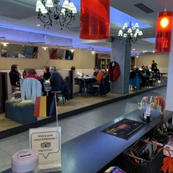 Le Z - Tables rondes de 4 à 6 personnes
