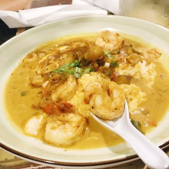 Common Restaurant - Shrimp and grits - Cocktail Bars Near Me - Savannah, Georgia Common Restaurant - Shrimp and grits - Cocktail Bars Near Me - Savannah, Georgia
