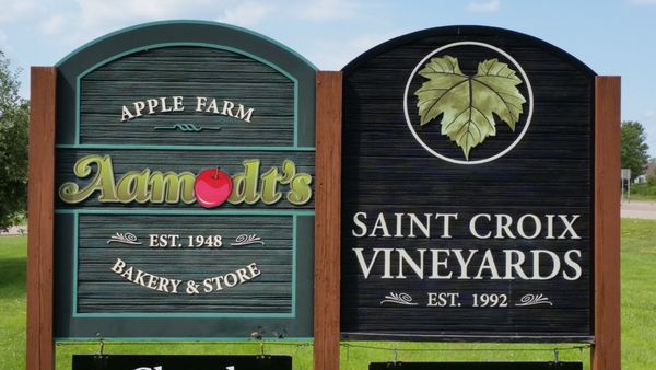 Saint Croix Vineyards by null