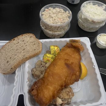 Curry's Restaurant And Pub - Beer battered fish fry - Pubs Near Me - Buffalo, New York