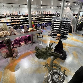 Crystal Connection - Huge and beautiful - Home Decor Near Me - Wurtsboro, New York
