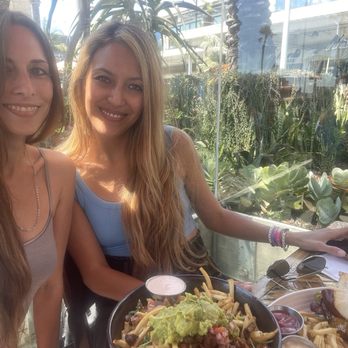 Simmzy's - Roselia and I :) - Pubs Near Me - Huntington Beach, California Simmzy's - Roselia and I :) - Pubs Near Me - Huntington Beach, California