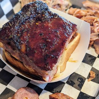 Beach Avenue BBQ - Sampler platter - ribs - Barbeque Near Me - Brookfield, Illinois