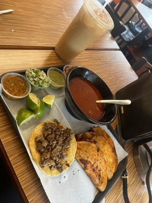 La Calle Taqueria Y Carnitas by null