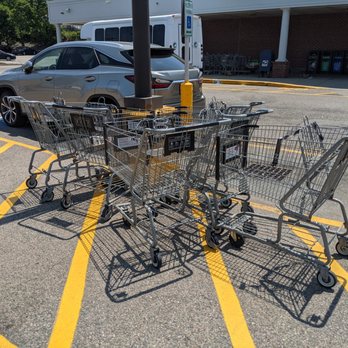 Stop & Shop - Cart corral needs help - Grocery Near Me - Quincy, Massachusetts