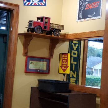 Zaxbys - Love the decor here - Fast Food Near Me - Fernandina Beach, Florida