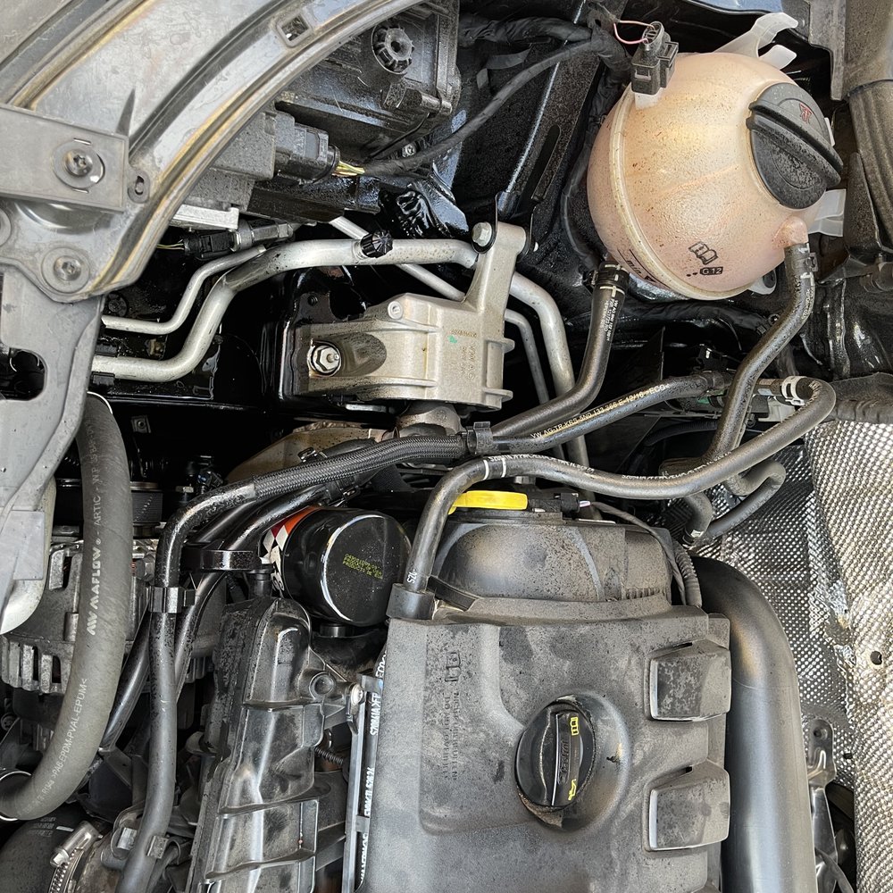 Jiffy Lube - My car was spotless and clean before the visit. - Oil Change Stations Near Me - Las Vegas, Nevada Jiffy Lube - My car was spotless and clean before the visit. - Oil Change Stations Near Me - Las Vegas, Nevada