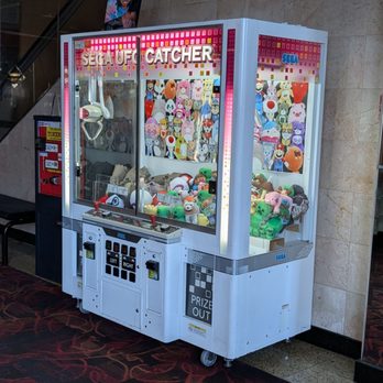 Regal Edwards Metro Pointe - Claw machine - Shopping Near Me - Costa Mesa, California Regal Edwards Metro Pointe - Claw machine - Shopping Near Me - Costa Mesa, California