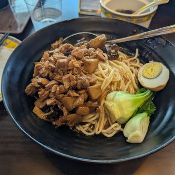 四姐 Noodle Express - Healthy mushroom noodles with chicken - Noodles Near Me - San Jose, California 四姐 Noodle Express - Healthy mushroom noodles with chicken - Noodles Near Me - San Jose, California