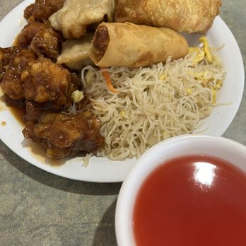 Dragon Empire Chinese Buffet - Chinese Near Me - Overland Park, Kansas
