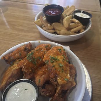 Elbow Room - Pizza Near Me - Los Angeles, California Elbow Room - Pizza Near Me - Los Angeles, California