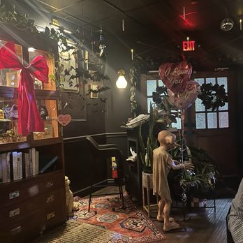 Hunter & Thief - Indoors - Cocktail Bars Near Me - Lindenhurst, New York