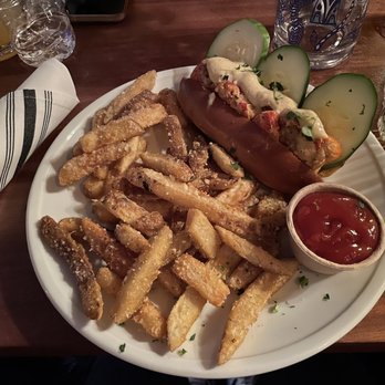 Tavern29 - Lobster Roll and Parmesan Truffle Fries - Breakfast & Brunch Near Me - New York, New York Tavern29 - Lobster Roll and Parmesan Truffle Fries - Breakfast & Brunch Near Me - New York, New York