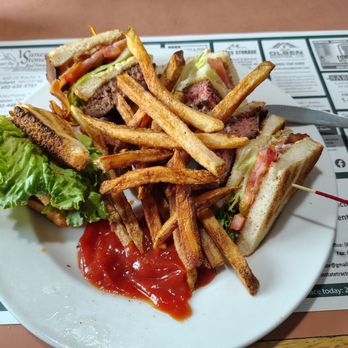 The Fort - Hamburger club - Diners Near Me - Lebanon, New Hampshire The Fort - Hamburger club - Diners Near Me - Lebanon, New Hampshire