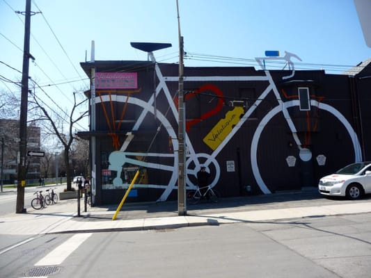 Velotique by null