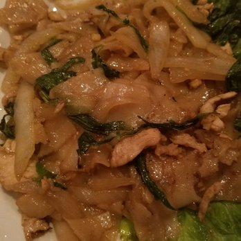 Pasara Thai Restaurant - This is what they call Drunken Noodle. Should be called Drunken Onion Basil. - Thai Near Me - Alexandria, Virginia Pasara Thai Restaurant - This is what they call Drunken Noodle. Should be called Drunken Onion Basil. - Thai Near Me - Alexandria, Virginia