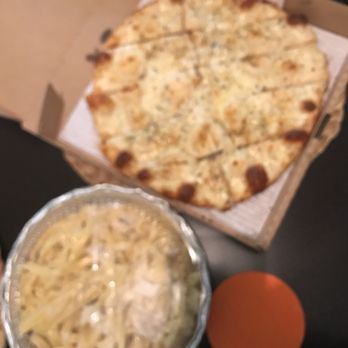 Uncle Tony's - Large portion!! chicken Alfredo and Cheese garlic bread - Italian Near Me - Valley Glen, California Uncle Tony's - Large portion!! chicken Alfredo and Cheese garlic bread - Italian Near Me - Valley Glen, California