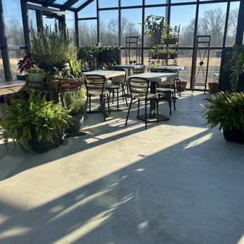 Full Circle - Greenhouse seating - Coffee & Tea Near Me - Gardiner, New York