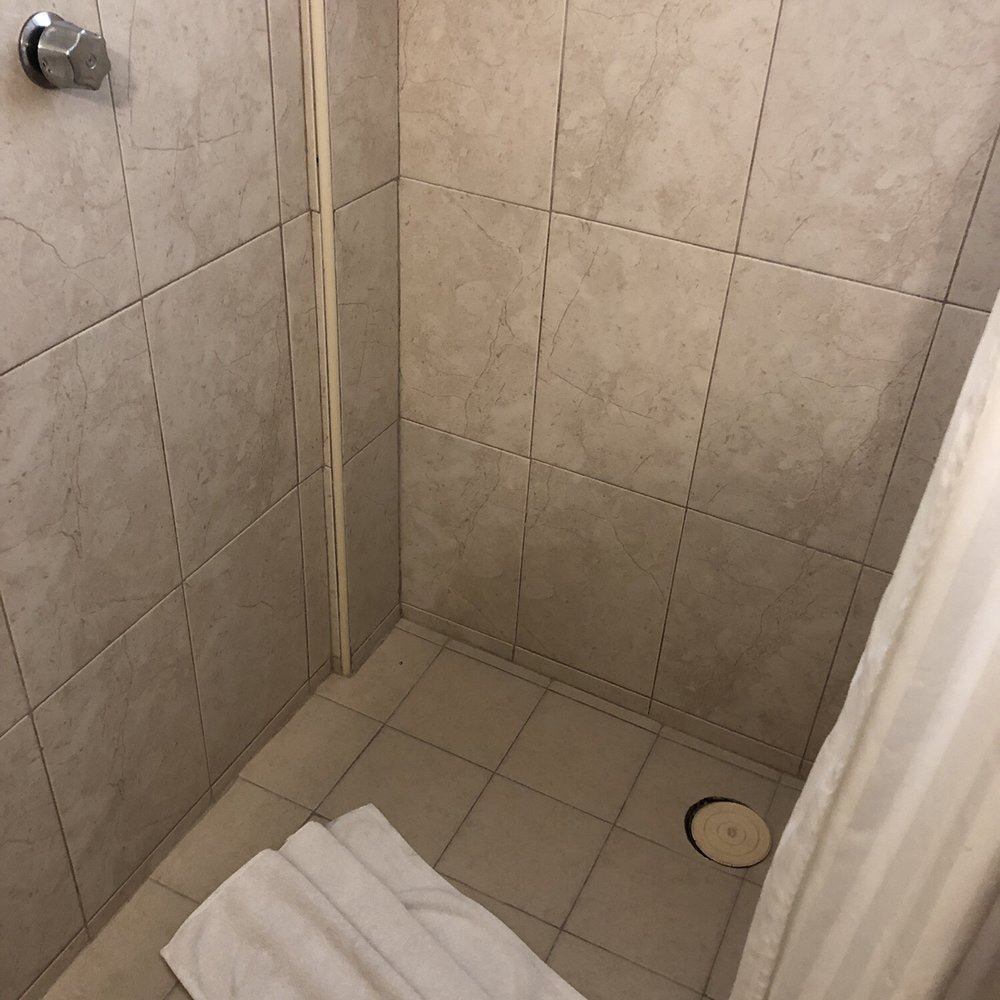 Hotel Oaxaca Real - Shower in Standard Room - Hotels Near Me - Oaxaca, OAX